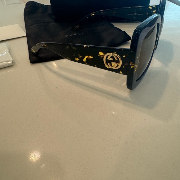 Rare New Gucci sunglasses - Picture 4 of 9